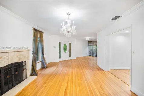 648 Sevilla Avenue Coral Gables FL 33134