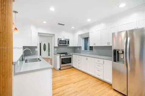 648 Sevilla Avenue Coral Gables FL 33134