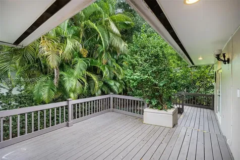 648 Sevilla Avenue Coral Gables FL 33134
