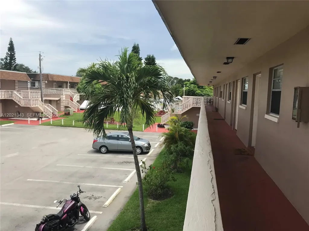 2832 Fillmore Street Hollywood FL 33020