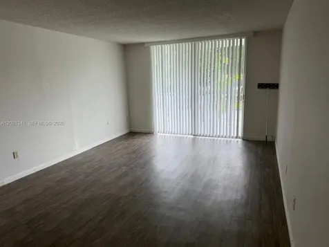 492 NW 165th St Road Miami FL 33169