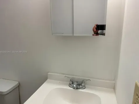 492 NW 165th St Road Miami FL 33169