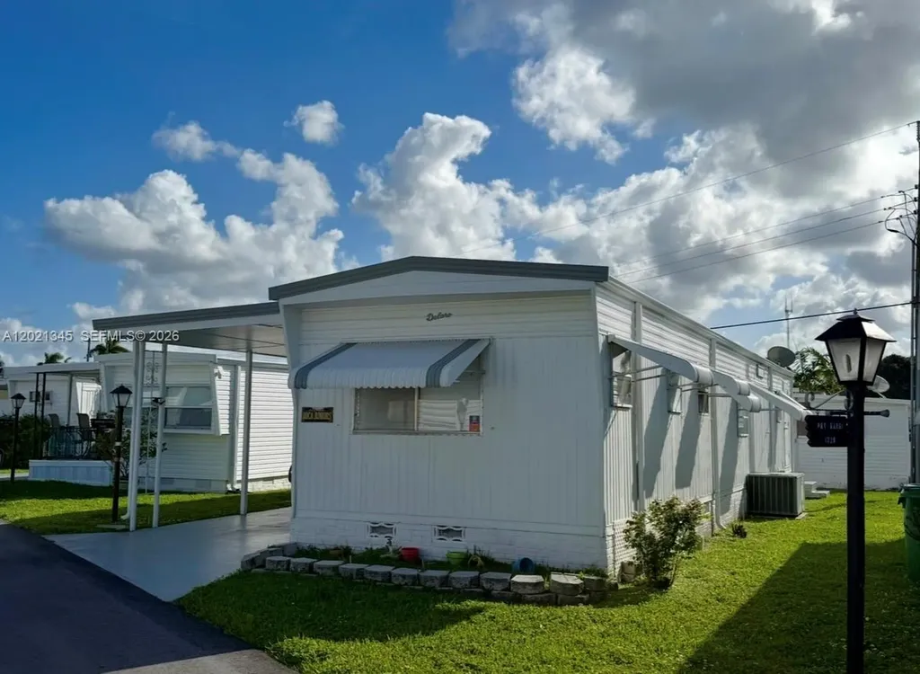 1332 S 33 Avenue Hollywood FL 33021