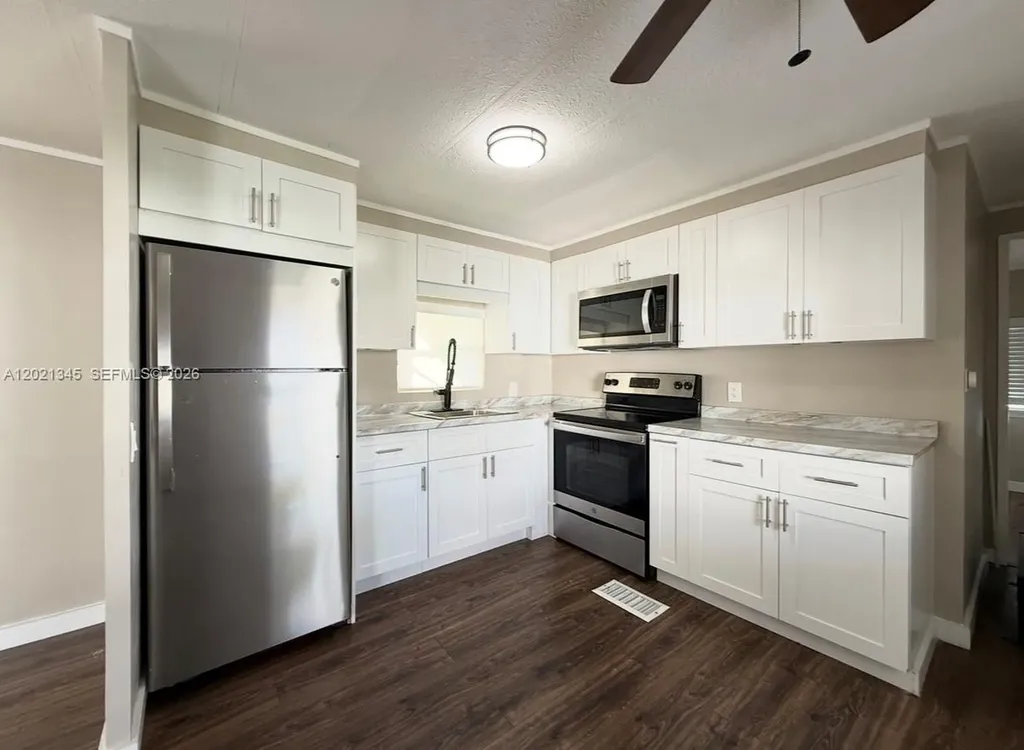 1332 S 33 Avenue Hollywood FL 33021