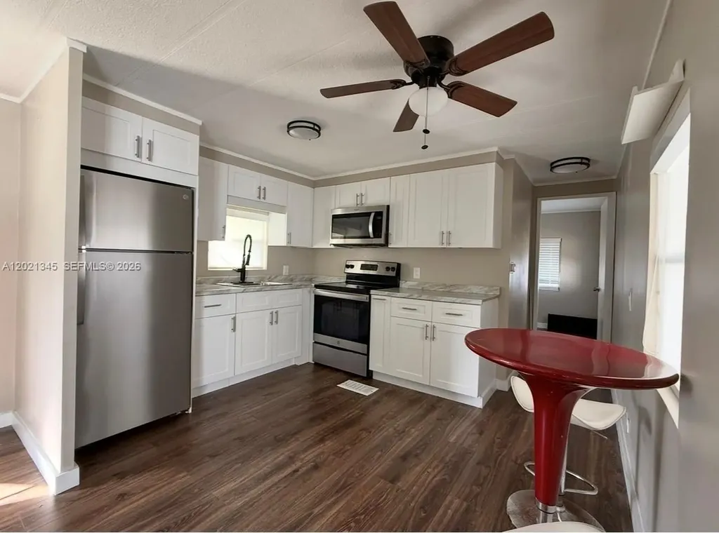 1332 S 33 Avenue Hollywood FL 33021