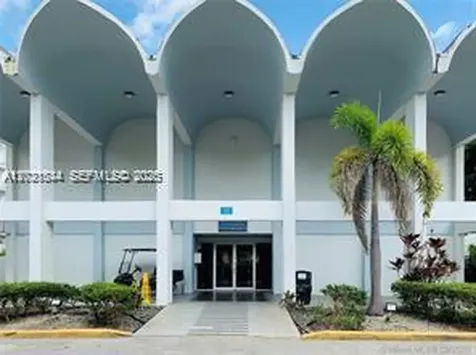 482 NW 165th St Road Miami FL 33169
