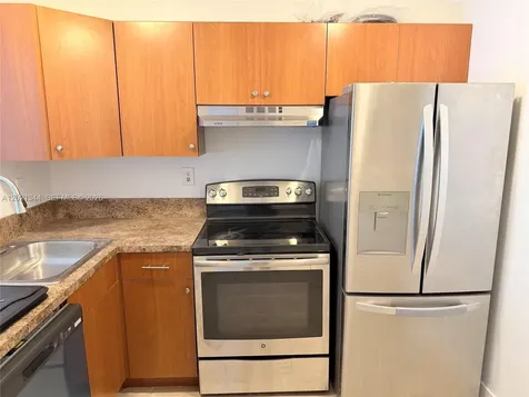 482 NW 165th St Road Miami FL 33169