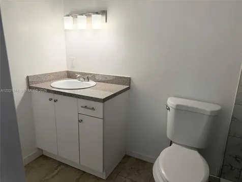 482 NW 165th St Road Miami FL 33169