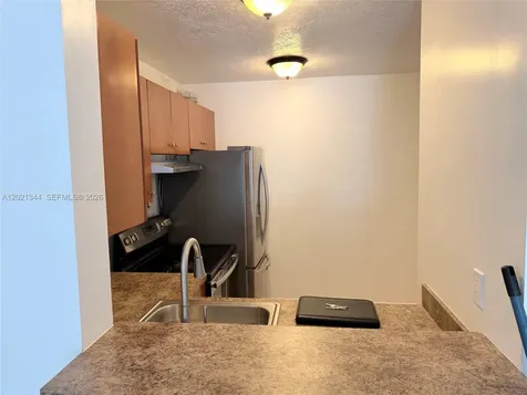 482 NW 165th St Road Miami FL 33169