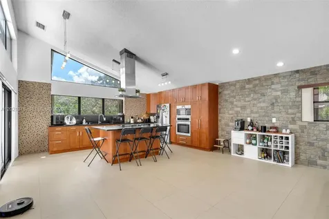 1051 Deerpath Court Weston FL 33326