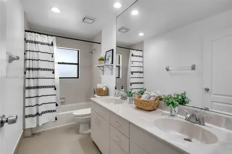 1051 Deerpath Court Weston FL 33326