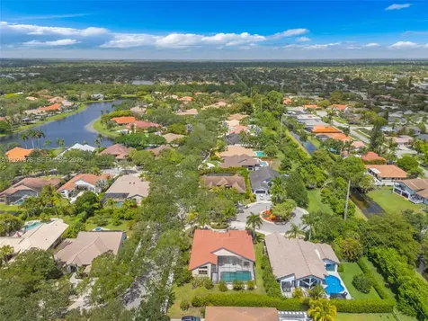 1051 Deerpath Court Weston FL 33326