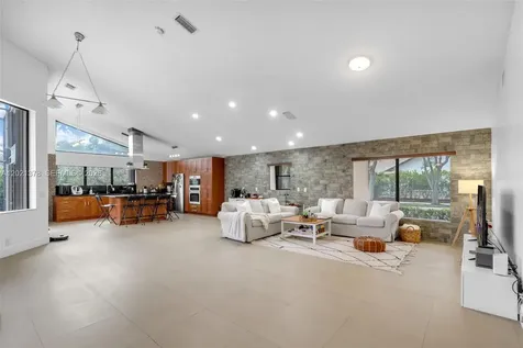 1051 Deerpath Court Weston FL 33326