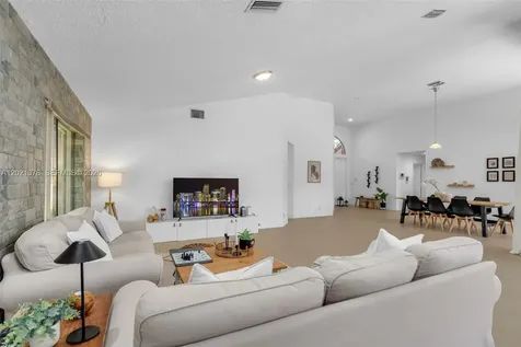 1051 Deerpath Court Weston FL 33326