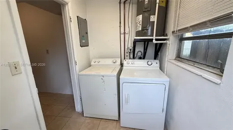 4940 SW 28th Terrace Dania Beach FL 33312