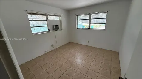 4940 SW 28th Terrace Dania Beach FL 33312