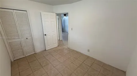 4940 SW 28th Terrace Dania Beach FL 33312