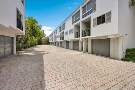 2960 Day Avenue Miami FL 33133