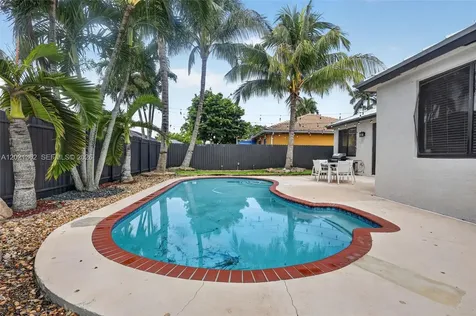 8892 NW 167th Street Miami Lakes FL 33018