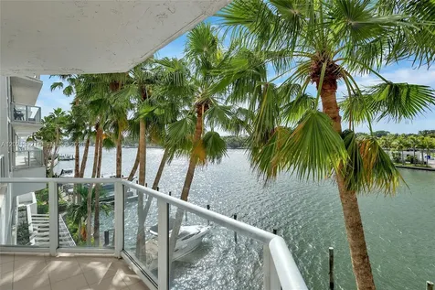 5900 Collins Avenue Miami Beach FL 33140