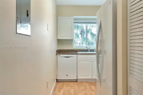 5900 Collins Avenue Miami Beach FL 33140