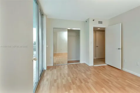 5900 Collins Avenue Miami Beach FL 33140