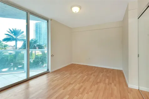 5900 Collins Avenue Miami Beach FL 33140
