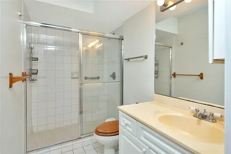 5900 Collins Avenue Miami Beach FL 33140