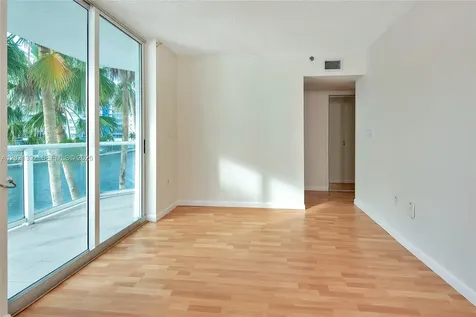 5900 Collins Avenue Miami Beach FL 33140