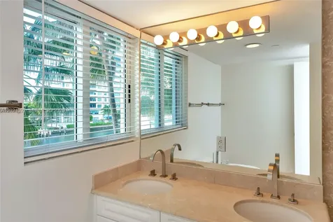 5900 Collins Avenue Miami Beach FL 33140