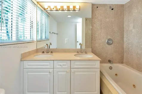 5900 Collins Avenue Miami Beach FL 33140