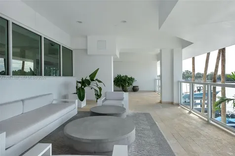 5900 Collins Avenue Miami Beach FL 33140