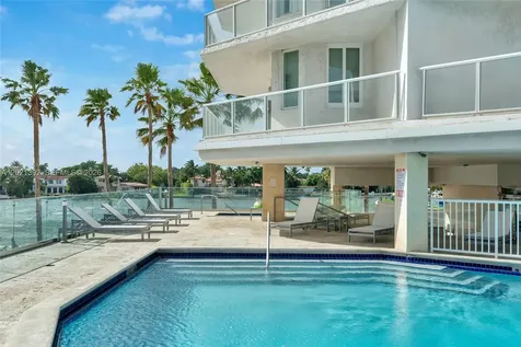 5900 Collins Avenue Miami Beach FL 33140