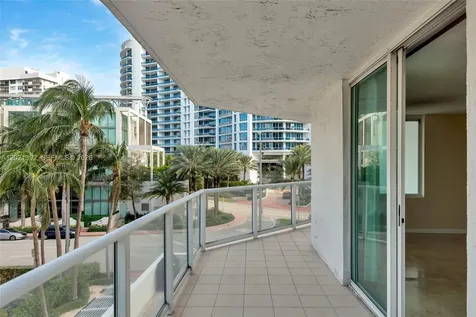5900 Collins Avenue Miami Beach FL 33140