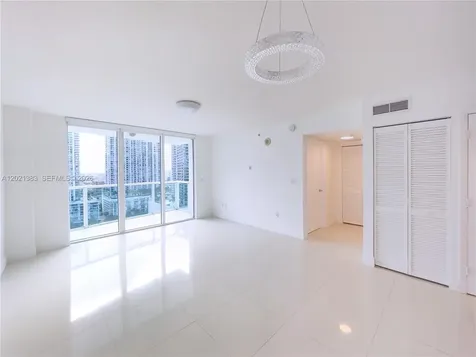 31 SE 5th Street Miami FL 33131