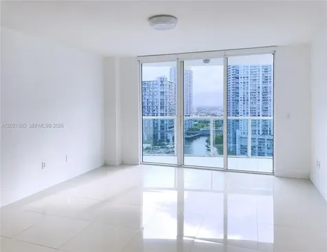 31 SE 5th Street Miami FL 33131