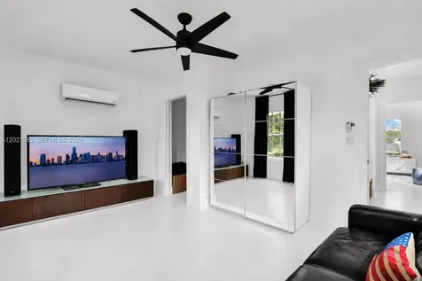 4722 SW 5th Street Miami FL 33134