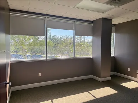 290 NW 165th Street Miami FL 33169
