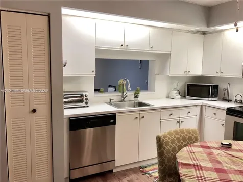 1300 SW 125th Avenue Pembroke Pines FL 33027
