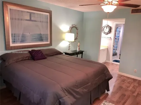 1300 SW 125th Avenue Pembroke Pines FL 33027