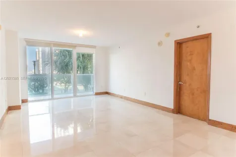 31 SE 5th Street Miami FL 33131