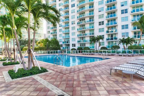 31 SE 5th Street Miami FL 33131