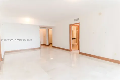 31 SE 5th Street Miami FL 33131