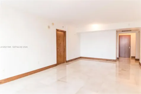 31 SE 5th Street Miami FL 33131
