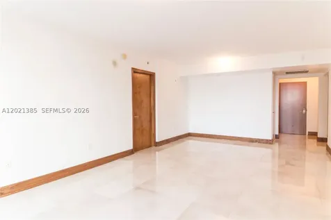 31 SE 5th Street Miami FL 33131