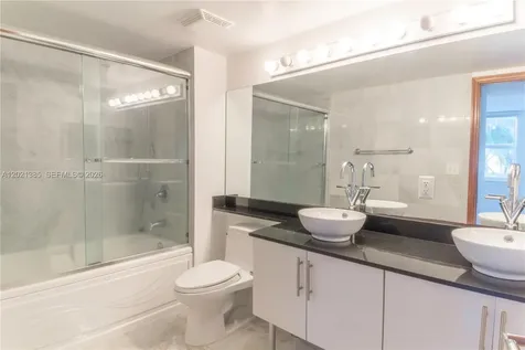 31 SE 5th Street Miami FL 33131