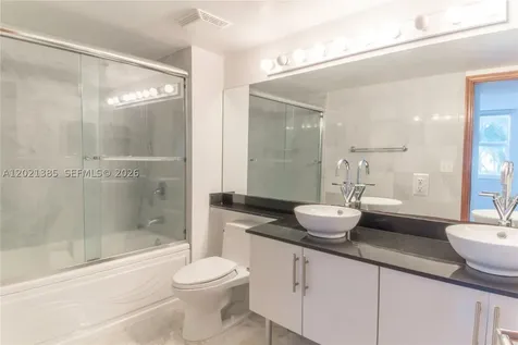 31 SE 5th Street Miami FL 33131