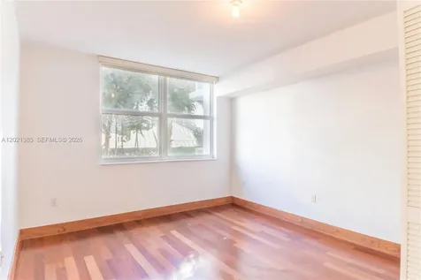 31 SE 5th Street Miami FL 33131