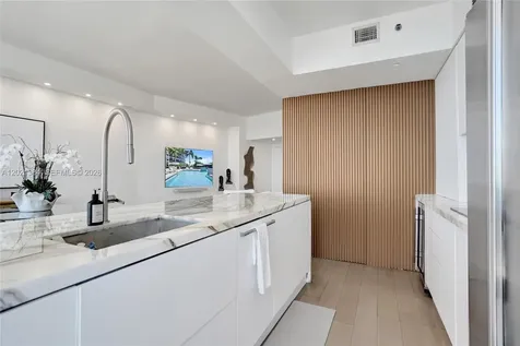 400 Alton Road Miami Beach FL 33139