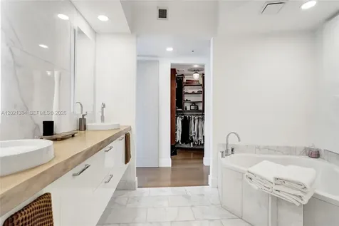 400 Alton Road Miami Beach FL 33139